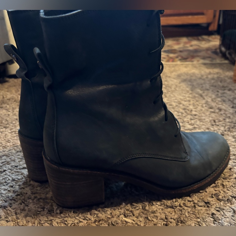UGG Black Lace Up Leather Boots